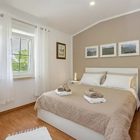 Ferienhaus Istranka In Frkeči
